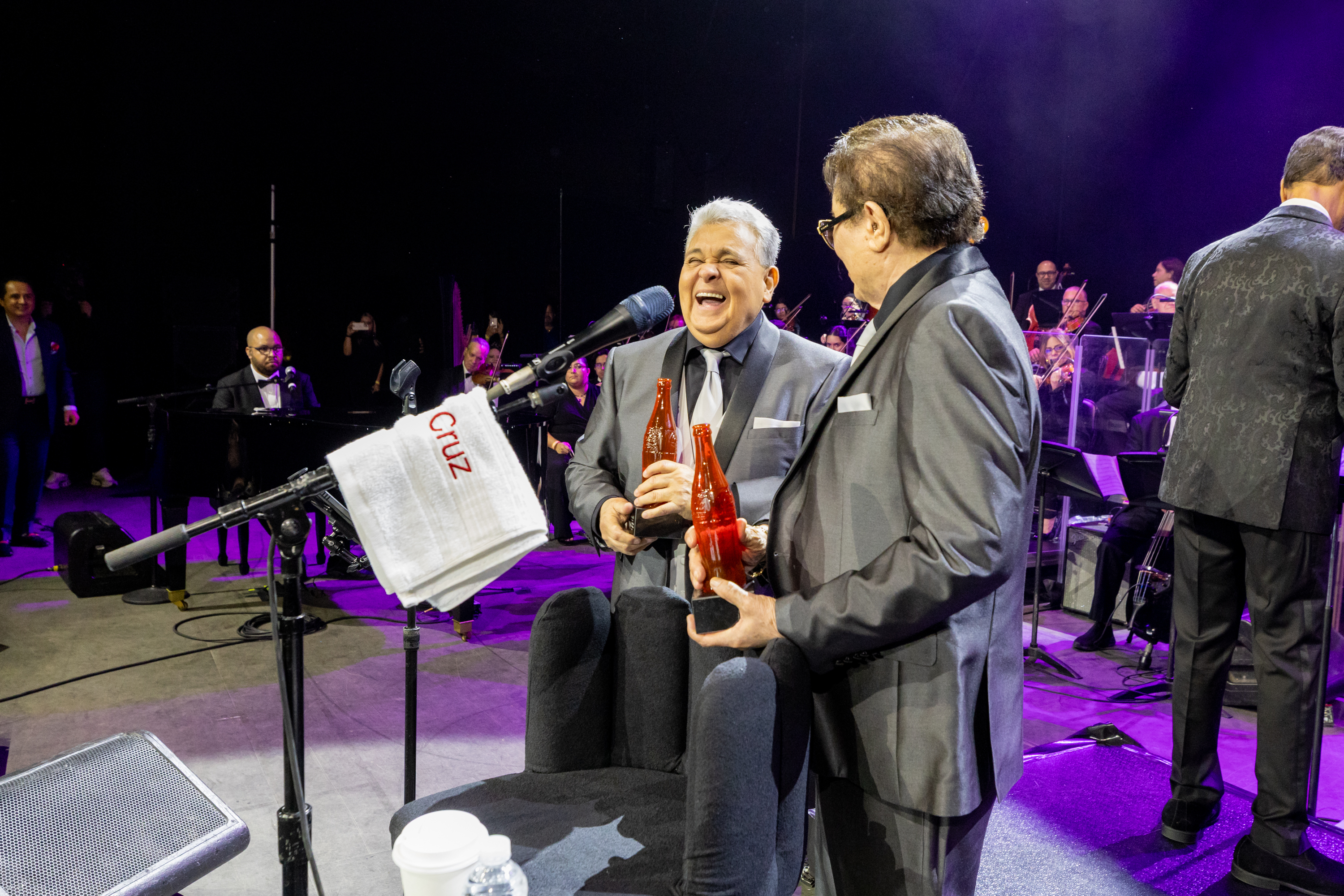 Décadas de clave y pasión: el legendario dúo salsero Richie Ray y Bobby Cruz hizo vibrar el Coca Cola-Music Hall con su “Sonido Bestial Sinfónico”