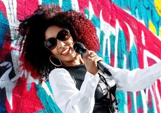 Awilda Quezada “La Tremenda” lanza nuevo tema musical “Verano en Candela”