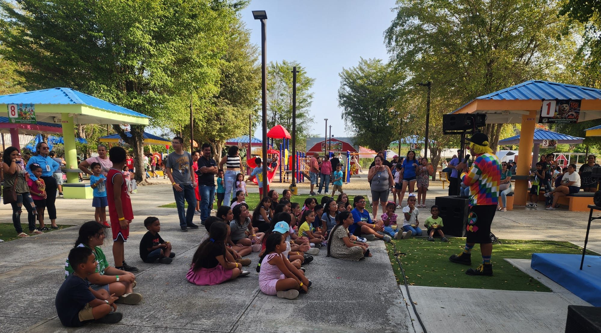 Guayanilla equipa a cientos de estudiantes para el regreso a clasesUna jornada de diversión, salud y entrega de materiales marcó el inicio del nuevo año escolar.