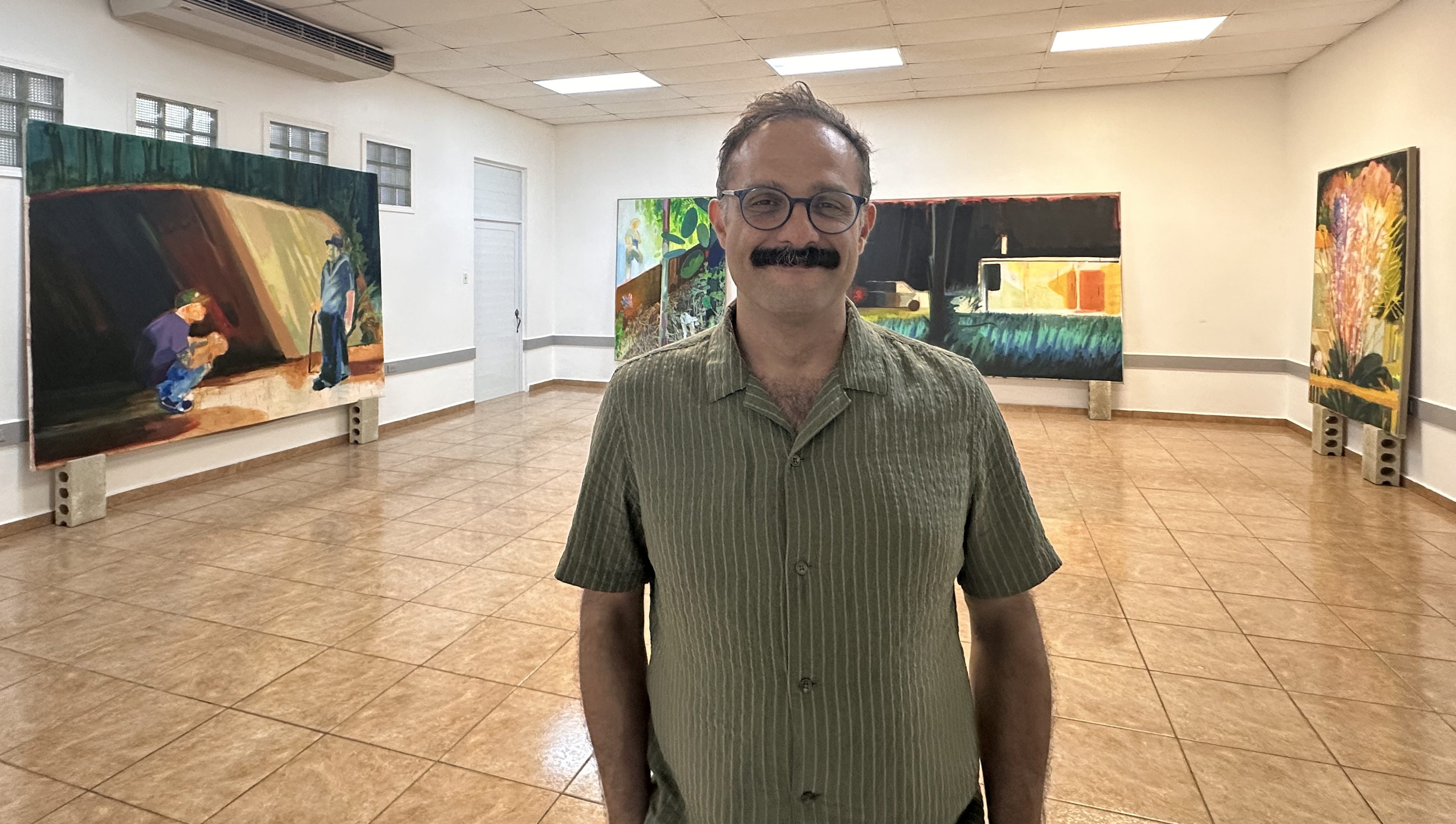 Adjuntas celebró la despedida de los lienzos del turco-adjunteño Barış Göktürk inspirados en el pueblo