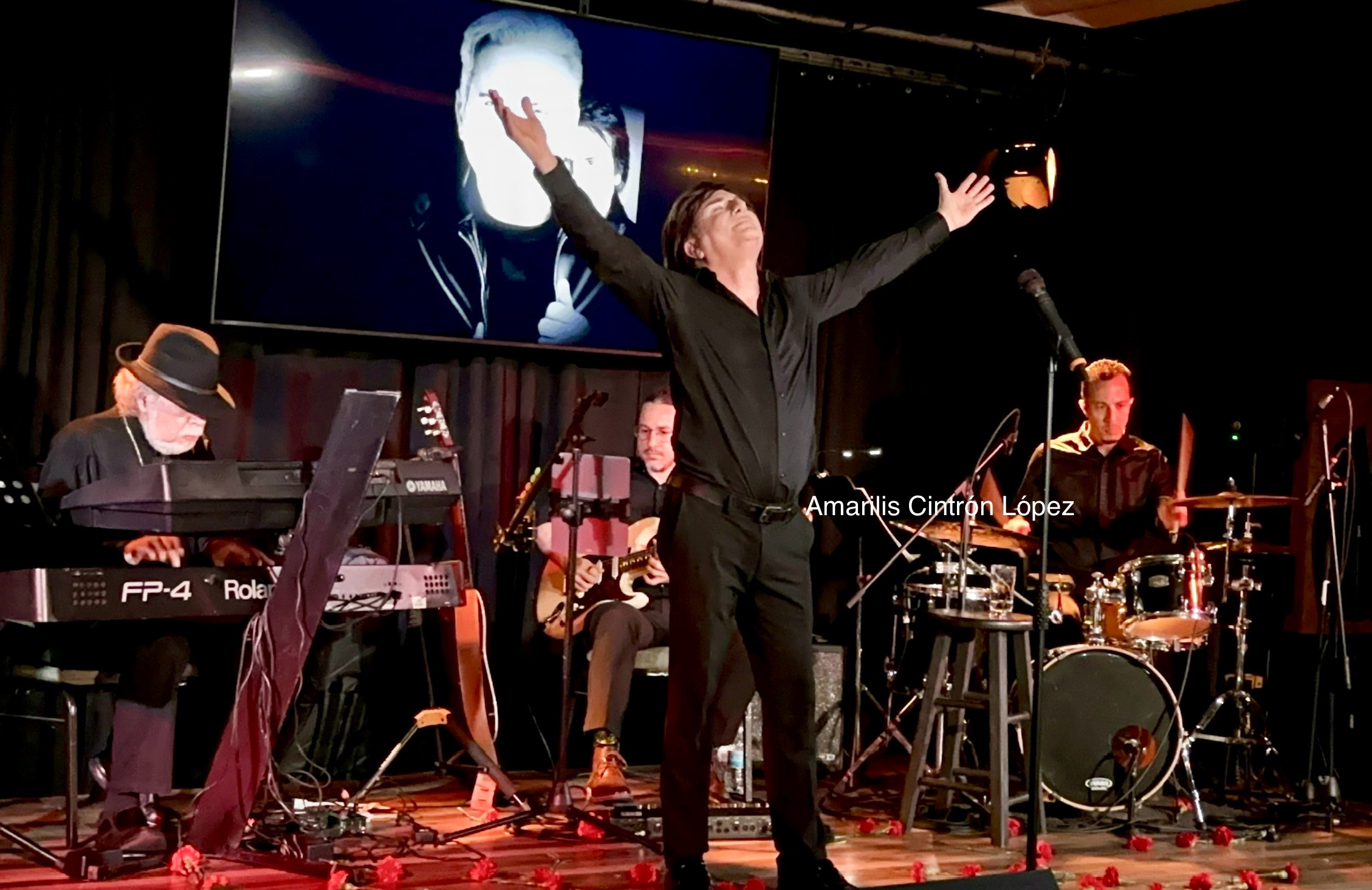 Fascinante Alejandro Primero en el tributo “La gran noche de Raphael”